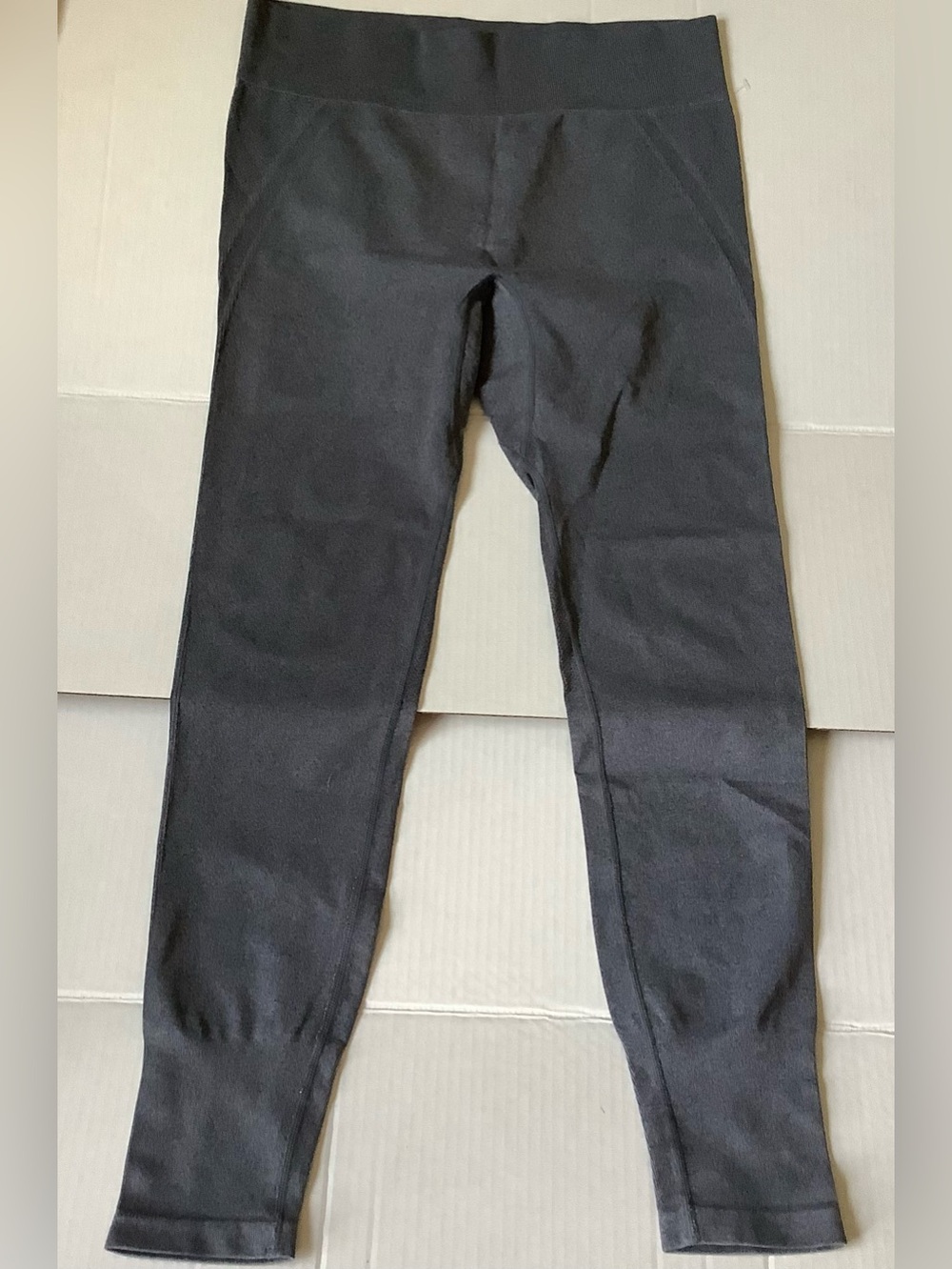 Uniqlo AIRism Seamless Gray Leggings Size Medium